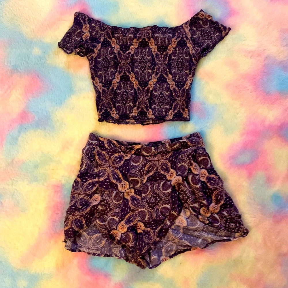 Kendall & Kylie Matching Outfit
